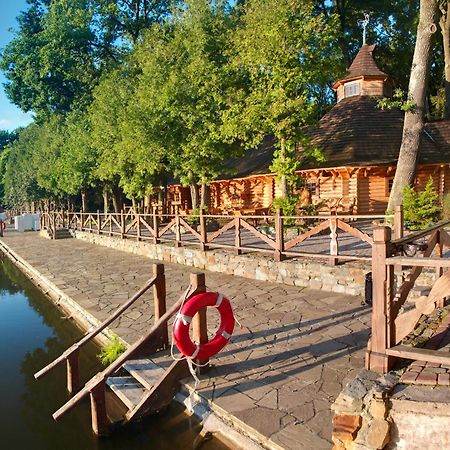 Sherwood Hotel Довгомостиська Екстер'єр фото