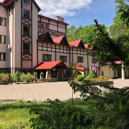 Sherwood Hotel Довгомостиська Екстер'єр фото