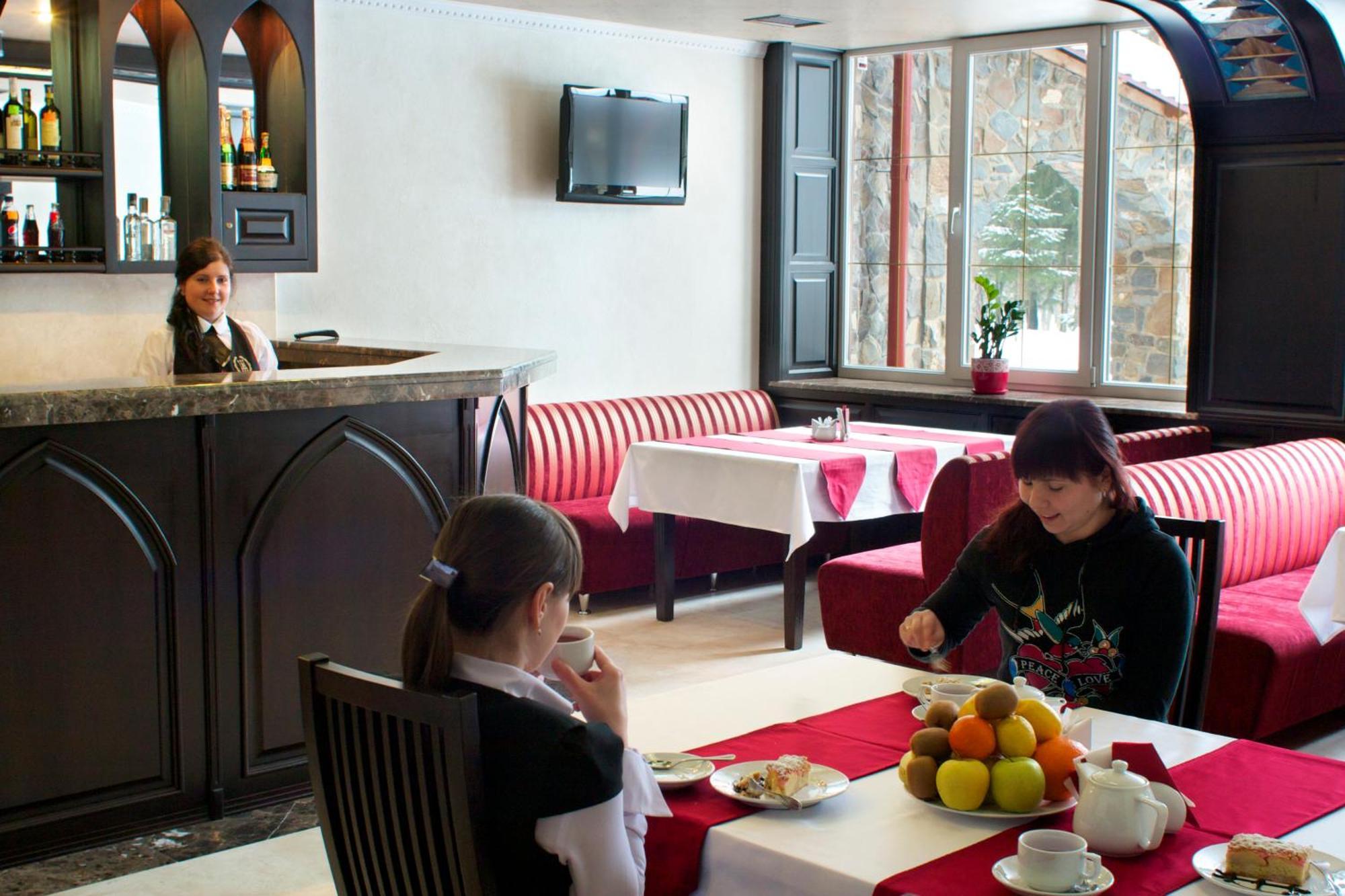 Sherwood Hotel Довгомостиська Екстер'єр фото