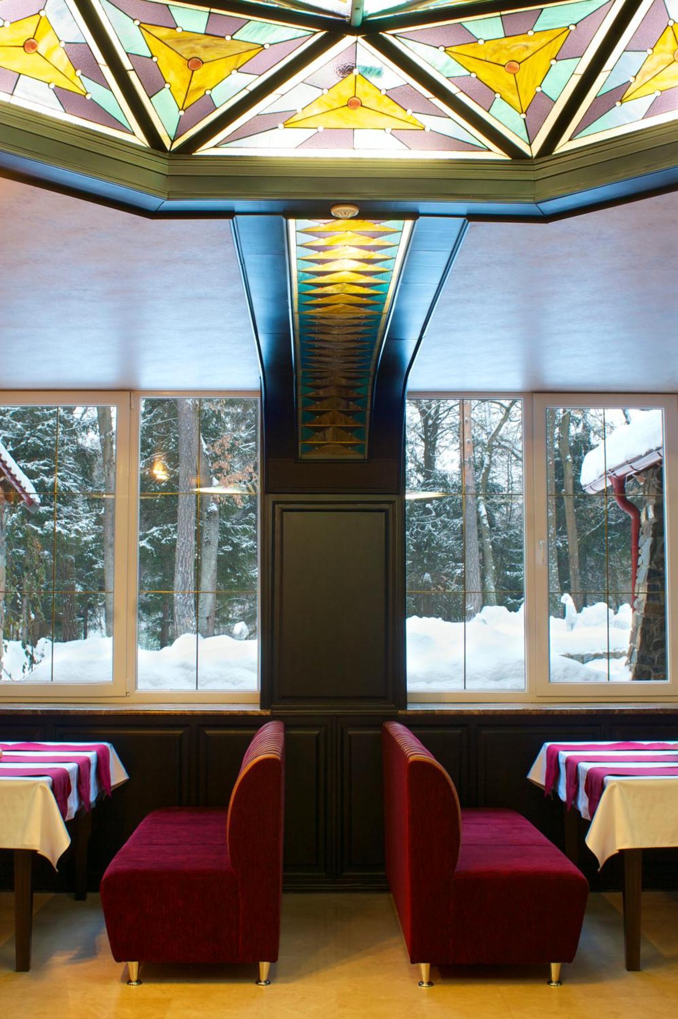 Sherwood Hotel Довгомостиська Екстер'єр фото