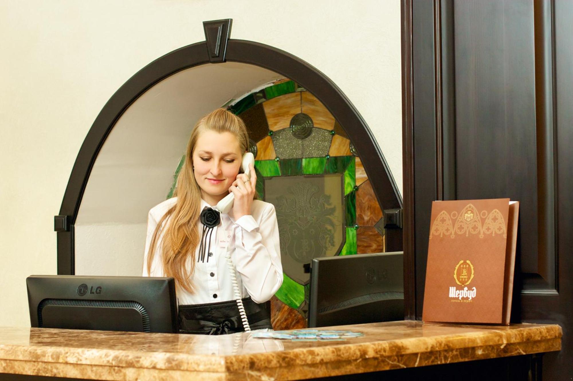Sherwood Hotel Довгомостиська Екстер'єр фото